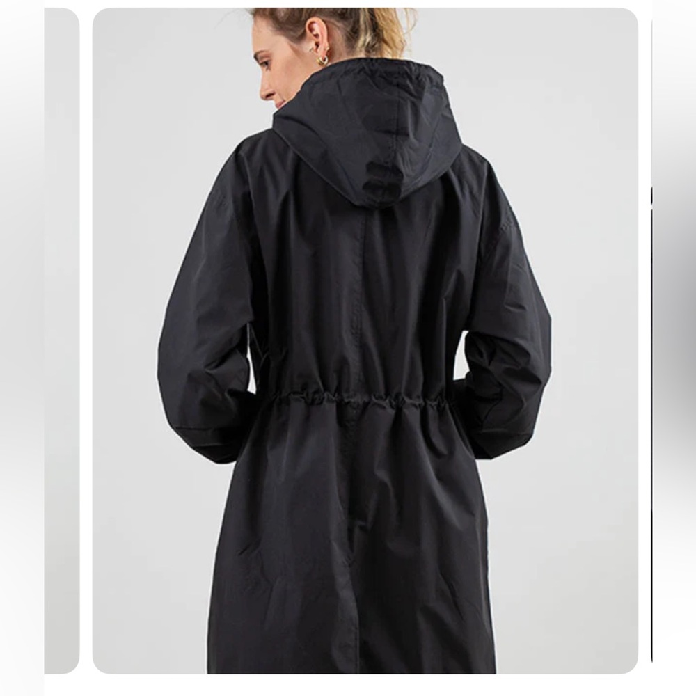 The W Jacket - Picture 2 of 11